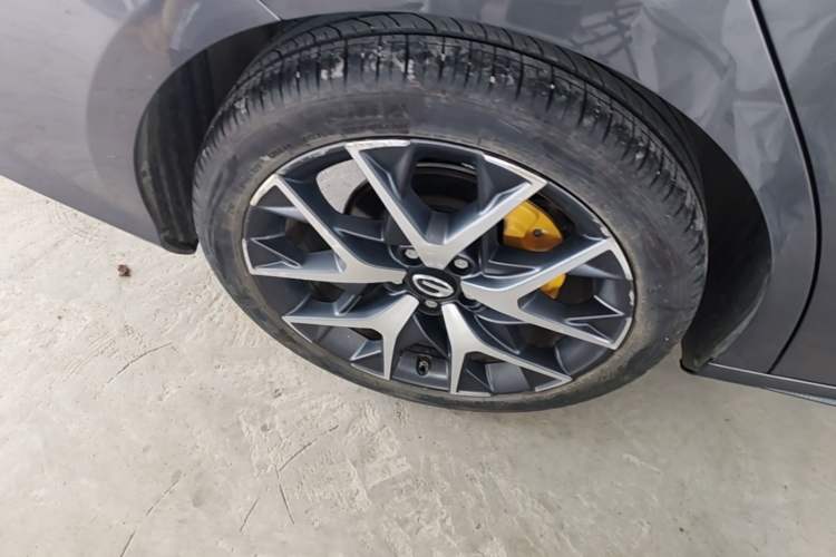 Used GAC Trumpchi EMPOW 2021 270T DCT J15 Version Right Rear Wheel Hub