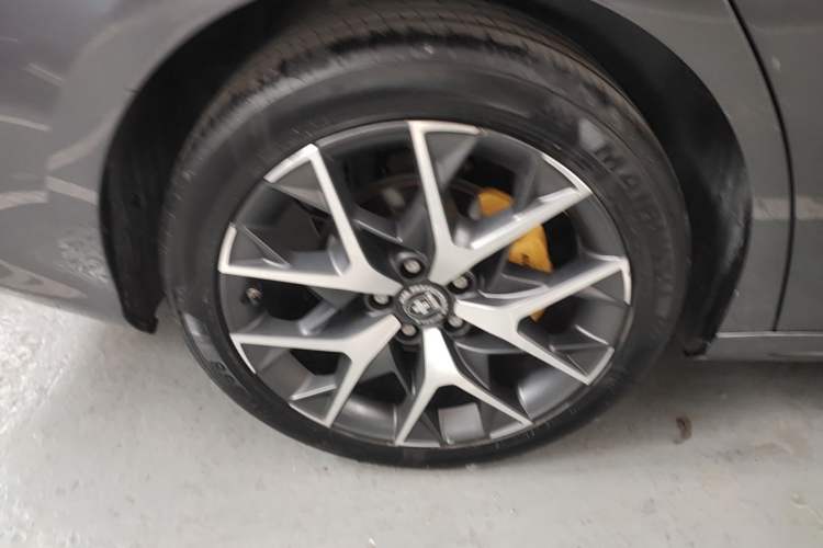 Used GAC Trumpchi EMPOW 2021 270T DCT J15 Version Right Rear Wheel Hub