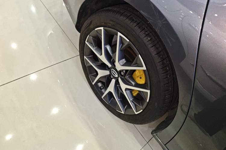Used GAC Trumpchi EMPOW 2021 270T DCT J16 Version Right Rear Wheel Hub
