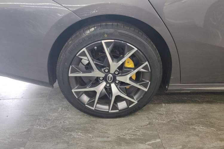 Used GAC Trumpchi EMPOW 2021 270T DCT J16 Version Right Rear Wheel Hub