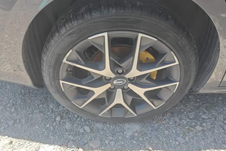 Used GAC Trumpchi EMPOW 2021 270T DCT J15 Version Right Rear Wheel Hub