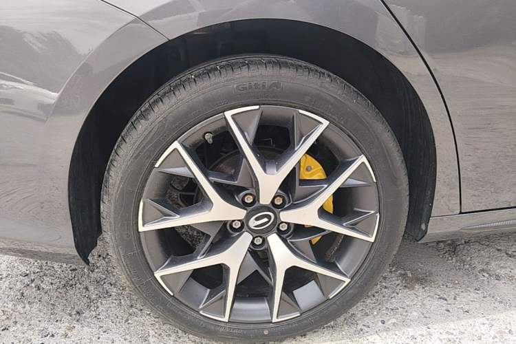 Used GAC Trumpchi EMPOW 2021 270T DCT J15 Version Right Rear Wheel Hub