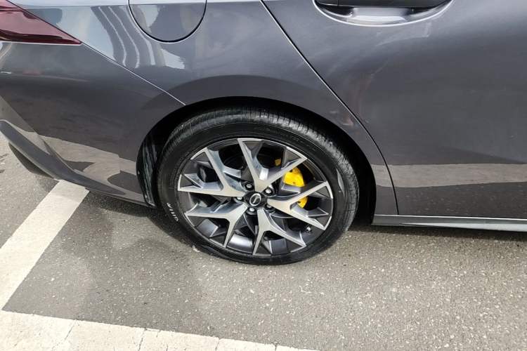 Used GAC Trumpchi EMPOW 2021 270T DCT J16 Version Right Rear Wheel Hub