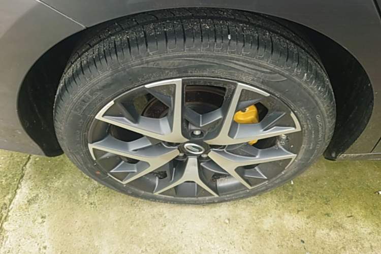 Used GAC Trumpchi EMPOW 2021 270T DCT J15 Version Right Rear Wheel Hub