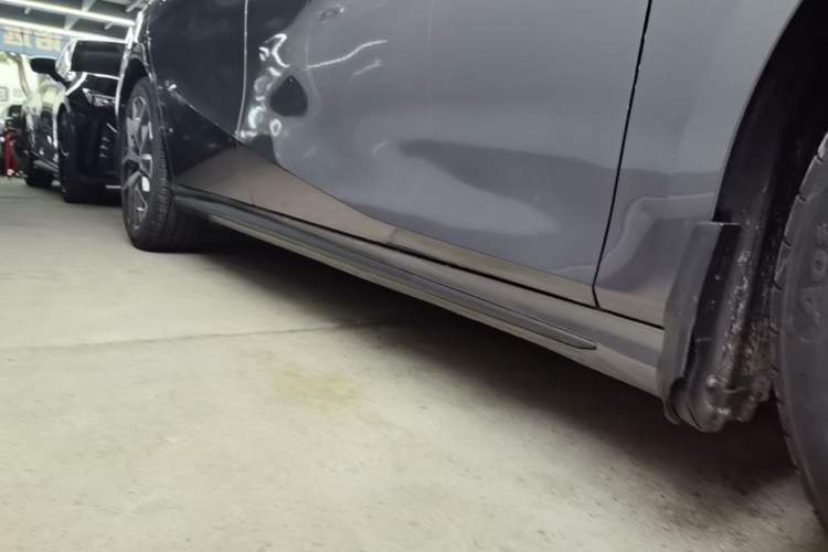 Used GAC Trumpchi EMPOW 2021 270T DCT J16 Version Right Side Sill