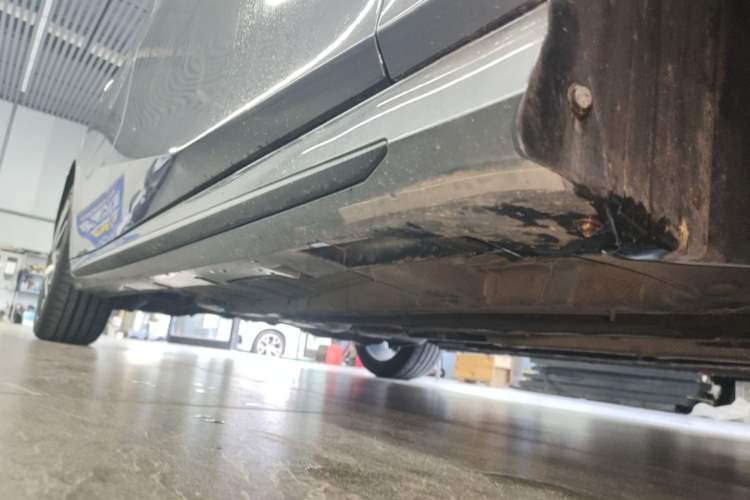 Used GAC Trumpchi EMPOW 2021 270T DCT J16 Version Right Side Sill