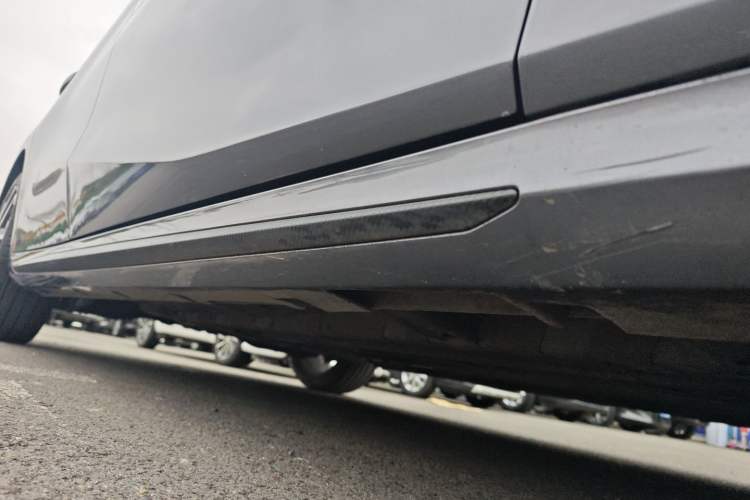 Used GAC Trumpchi EMPOW 2021 270T DCT J15 Version Right Side Sill