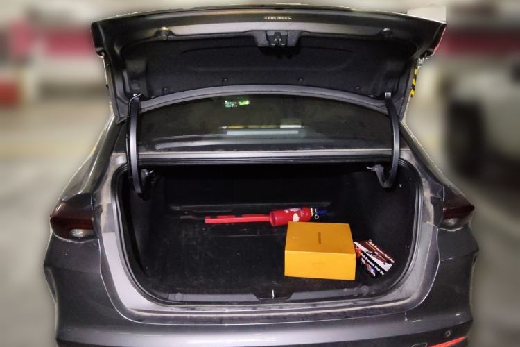 Used GAC Trumpchi EMPOW 2021 270T DCT J16 Version Trunk