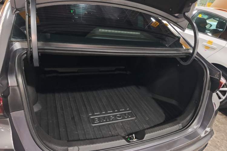 Used GAC Trumpchi EMPOW 2021 270T DCT J16 Version Trunk