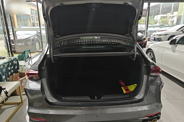 Used GAC Trumpchi EMPOW 2021 270T DCT J15 Version Trunk