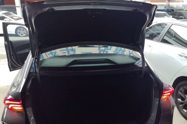 Used GAC Trumpchi EMPOW 2021 270T DCT J16 Version Trunk