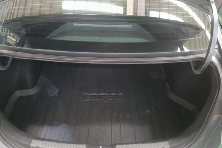 Used GAC Trumpchi EMPOW 2021 270T DCT J15 Version Trunk