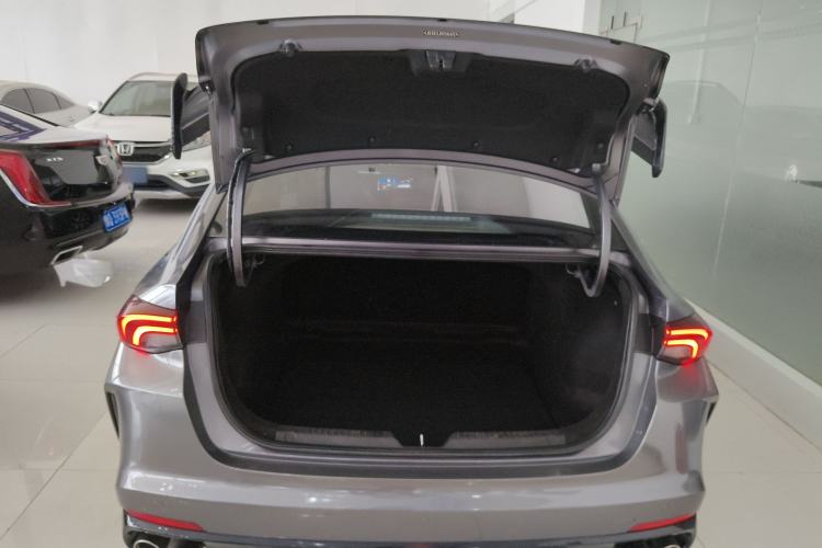 Used GAC Trumpchi EMPOW 2021 270T DCT J15 Version Trunk