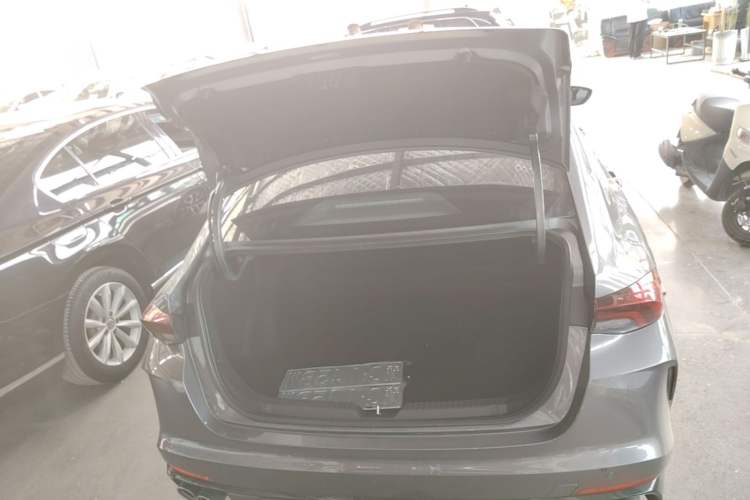 Used GAC Trumpchi EMPOW 2021 270T DCT J16 Version Trunk
