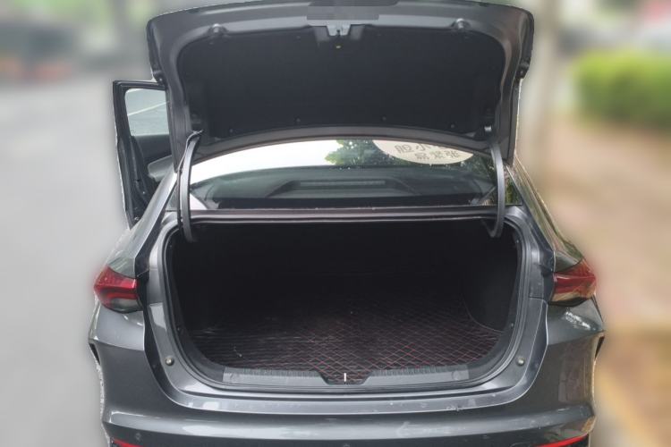 Used GAC Trumpchi EMPOW 2021 270T DCT J15 Version Trunk
