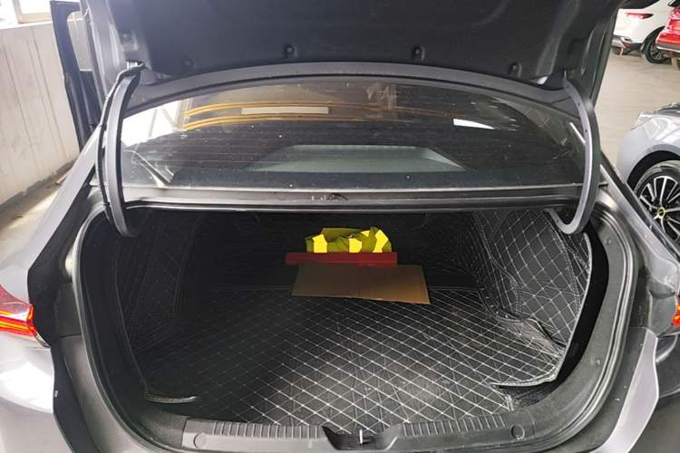 Used GAC Trumpchi EMPOW 2021 270T DCT J15 Version Trunk