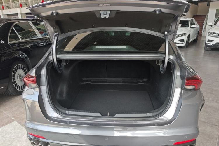 Used GAC Trumpchi EMPOW 2021 270T DCT J15 Version Trunk