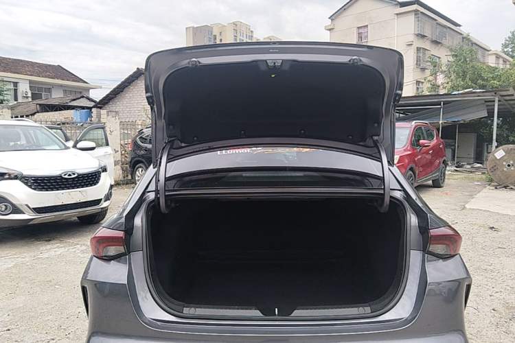 Used GAC Trumpchi EMPOW 2021 270T DCT J15 Version Trunk