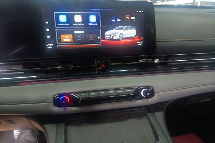 Used GAC Trumpchi EMPOW 2021 270T DCT J15 Version Audio And AC Panel