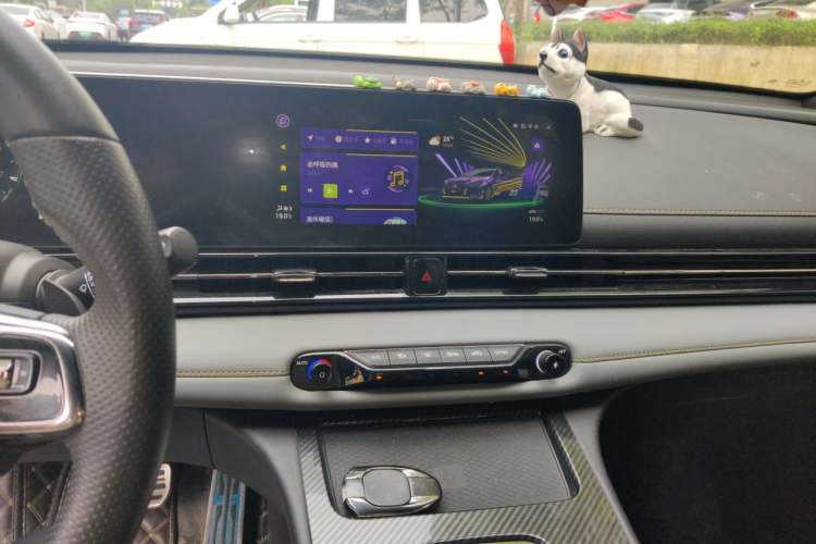 Used GAC Trumpchi EMPOW 2021 270T DCT J16 Version Audio And AC Panel