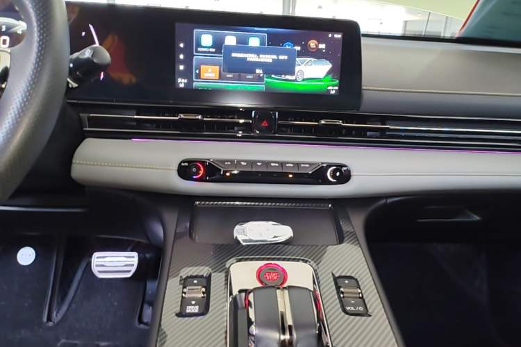 Used GAC Trumpchi EMPOW 2021 270T DCT J15 Version Audio And AC Panel