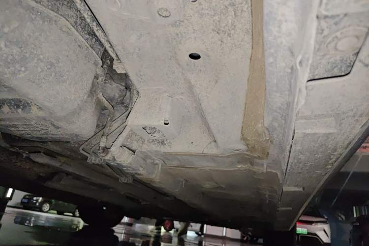 Used GAC Trumpchi EMPOW 2021 270T DCT J16 Version Chassis Rear Right