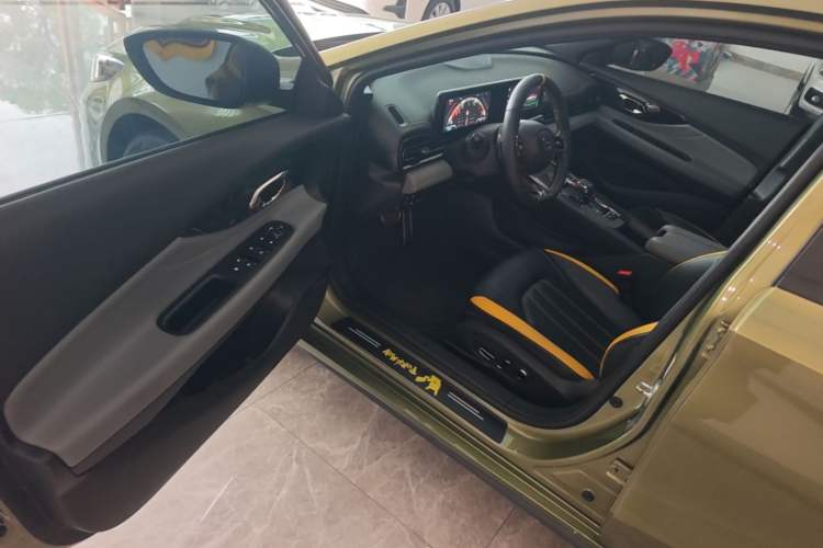Used GAC Trumpchi EMPOW 2021 270T DCT J16 Version Driver Seat