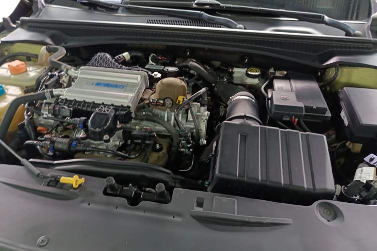 Used GAC Trumpchi EMPOW 2021 270T DCT J15 Version Engine Bay