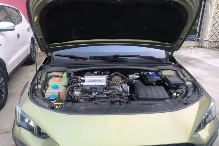 Used GAC Trumpchi EMPOW 2021 270T DCT J16 Version Engine Bay