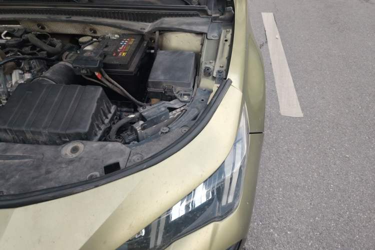 Used GAC Trumpchi EMPOW 2021 270T DCT J15 Version Engine Bay Left
