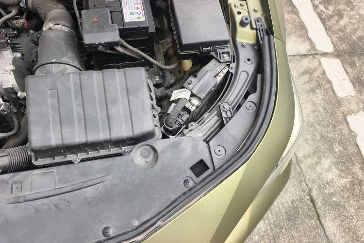 Used GAC Trumpchi EMPOW 2021 270T DCT J15 Version Engine Bay Left