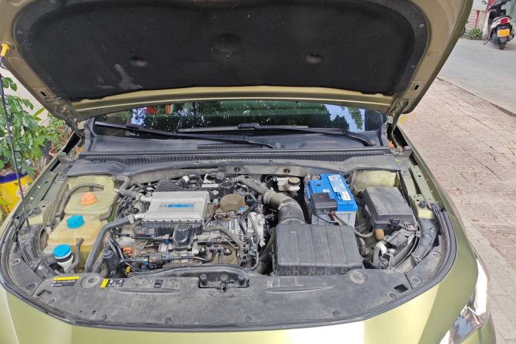 Used GAC Trumpchi EMPOW 2021 270T DCT J15 Version Engine Bay