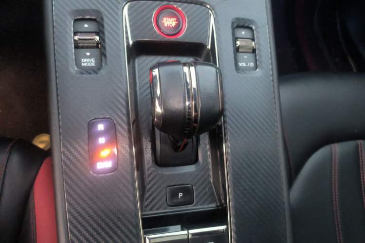 Used GAC Trumpchi EMPOW 2021 270T DCT J16 Version Gear Lever