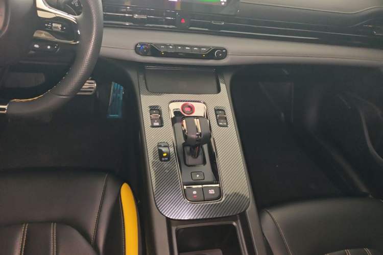 Used GAC Trumpchi EMPOW 2021 270T DCT J16 Version Gear Lever