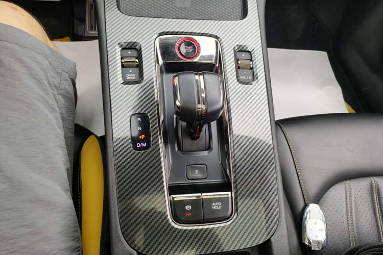 Used GAC Trumpchi EMPOW 2021 270T DCT J16 Version Gear Lever