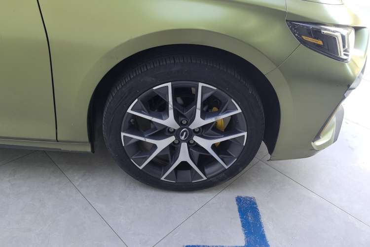 Used GAC Trumpchi EMPOW 2021 270T DCT J15 Version Left Front Wheel Hub
