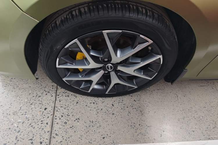 Used GAC Trumpchi EMPOW 2021 270T DCT J16 Version Left Front Wheel Hub