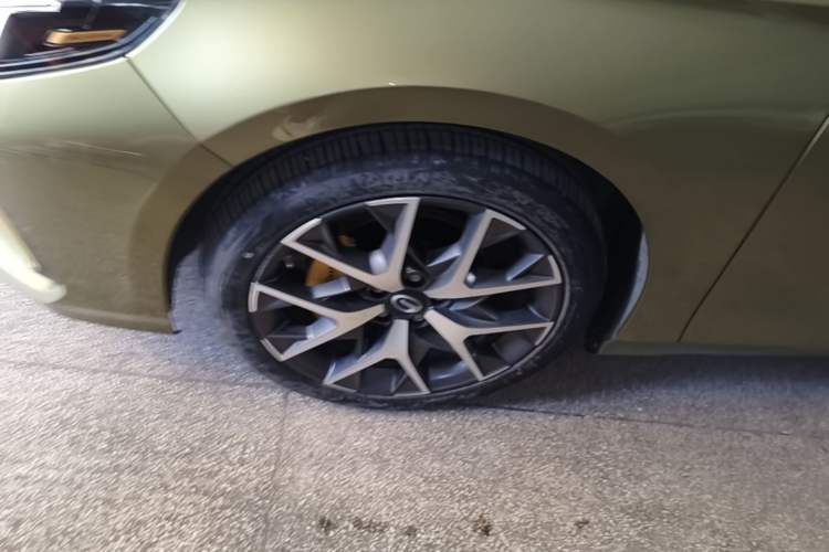 Used GAC Trumpchi EMPOW 2021 270T DCT J15 Version Left Front Wheel Hub