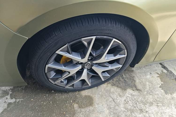 Used GAC Trumpchi EMPOW 2021 270T DCT J16 Version Left Front Wheel Hub
