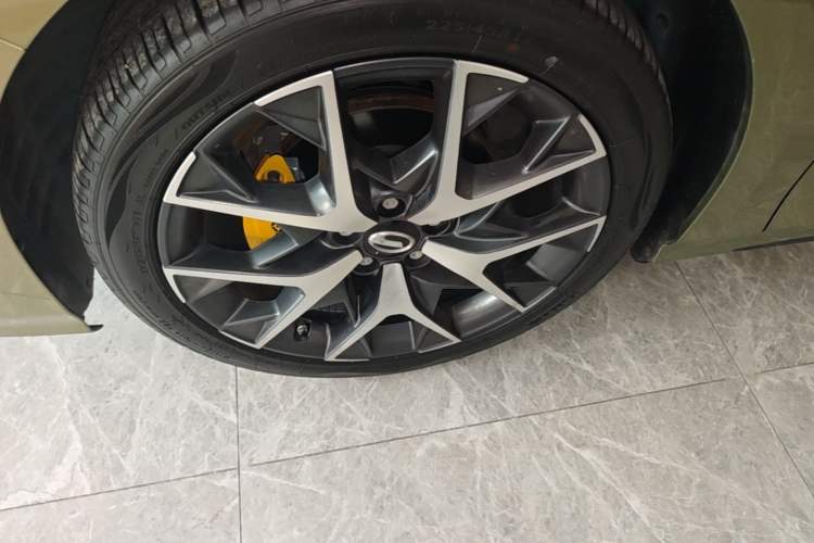 Used GAC Trumpchi EMPOW 2021 270T DCT J16 Version Left Front Wheel Hub