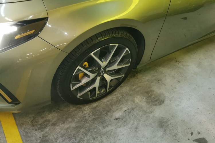 Used GAC Trumpchi EMPOW 2021 270T DCT J15 Version Left Front Wheel Hub