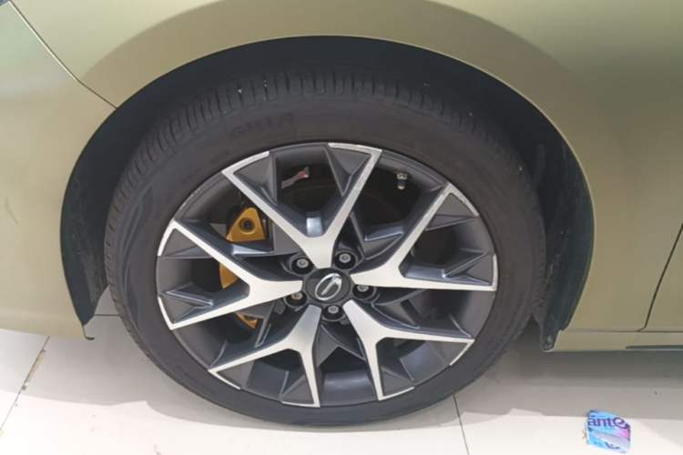 Used GAC Trumpchi EMPOW 2021 270T DCT J16 Version Left Front Wheel Hub