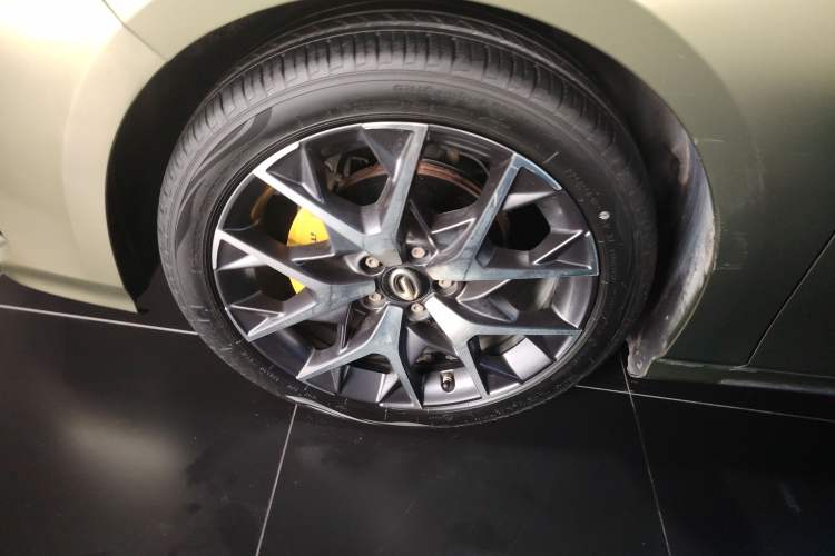 Used GAC Trumpchi EMPOW 2021 270T DCT J16 Version Left Front Wheel Hub