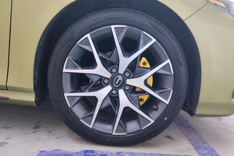 Used GAC Trumpchi EMPOW 2021 270T DCT J16 Version Left Front Wheel Hub