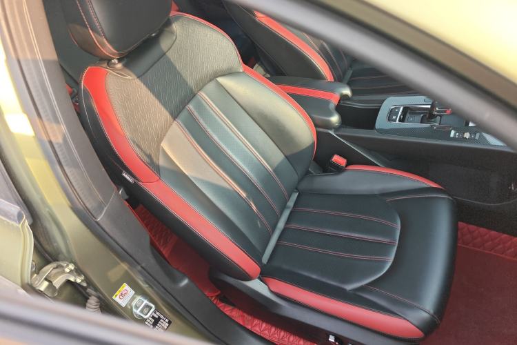 Used GAC Trumpchi EMPOW 2021 270T DCT J16 Version Right Front Seat