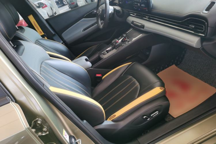 Used GAC Trumpchi EMPOW 2021 270T DCT J16 Version Right Front Seat