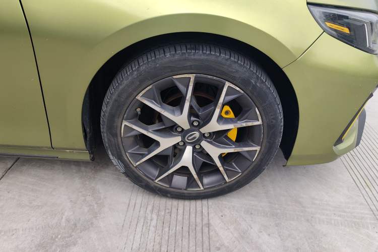 Used GAC Trumpchi EMPOW 2021 270T DCT J16 Version Right Front Wheel Hub