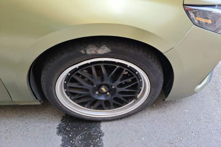 Used GAC Trumpchi EMPOW 2021 270T DCT J16 Version Right Front Wheel Hub