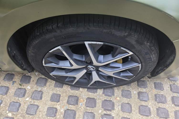 Used GAC Trumpchi EMPOW 2021 270T DCT J15 Version Right Front Wheel Hub