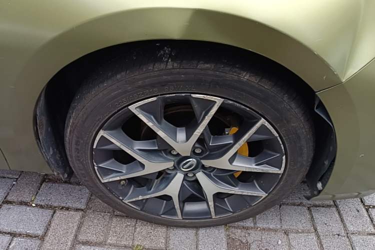 Used GAC Trumpchi EMPOW 2021 270T DCT J15 Version Right Front Wheel Hub